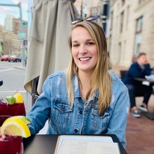 Meet your Posher, Lauren